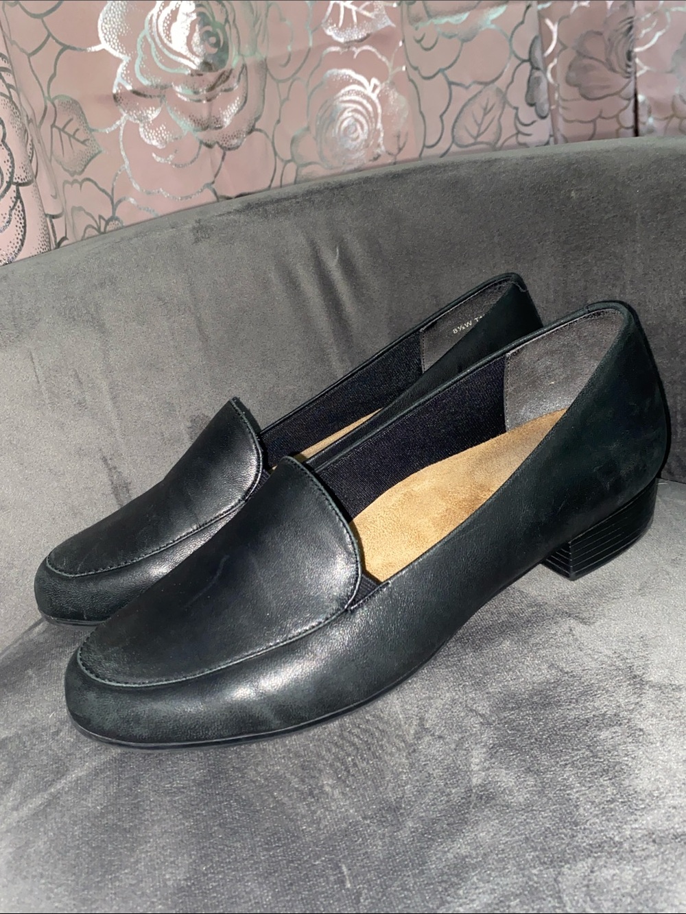 Trotters Monarch Black Leather Slip-On Loafers Women's Size 8 1/2 Comfort Flats